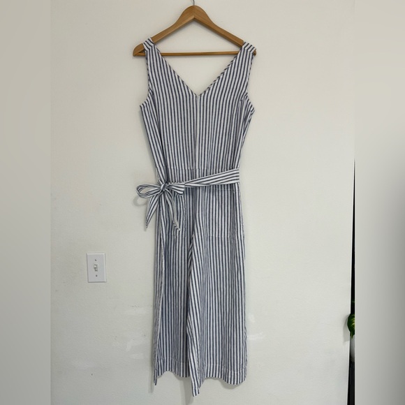 BeachLunchLounge Womens Lennon White Blue Linen-Blend Striped V-Neck Jumpsuit - Picture 2 of 13